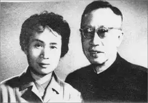 纪实末代皇帝溥仪与妃嫔们合影揭秘罕见婚照

