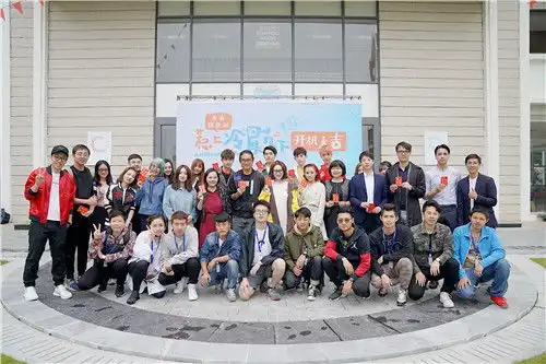 惹上冷殿下曝海报燕颢元化身暖心花美男
