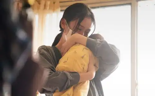 中国医生官方晒剧照,张子枫眼神带戏,周也扮孕妇太有代入感
