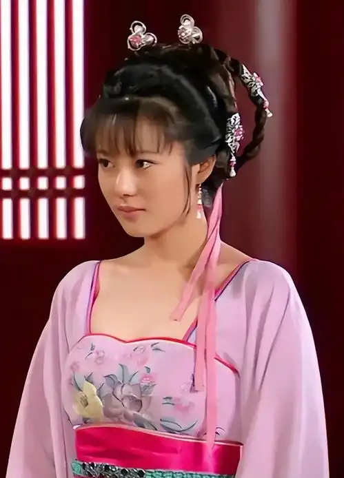 背靠姑父,一举成名,最美西施邬靖靖,为何沦为18线演员
