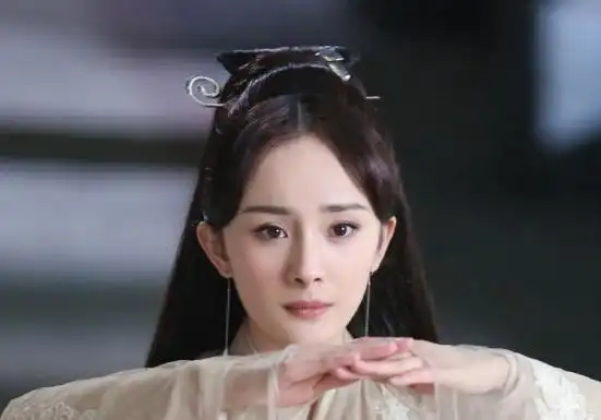 艺人需要流量还要靠作品,杨幂新剧剧照成热议话题