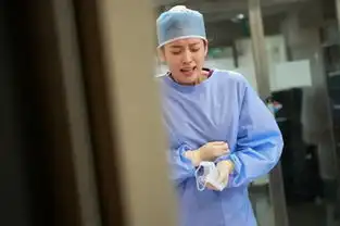 w两个世界第6集剧照韩孝周满身鲜血伤心痛哭