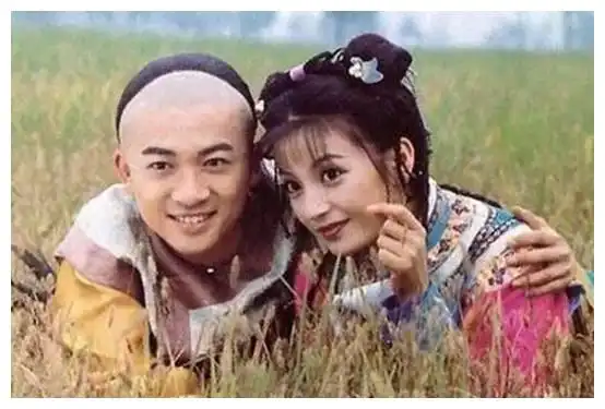21年后再看还珠格格,才懂得五阿哥为啥爱上小燕子,细思极恐
