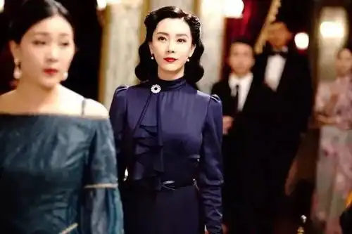 为了和平饭店熬得夜不能浪费,我把陈佳影的口红色号都扒来了种草机