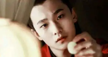 杨洋背影消瘦孤单竟是因为胃病作祟治疗