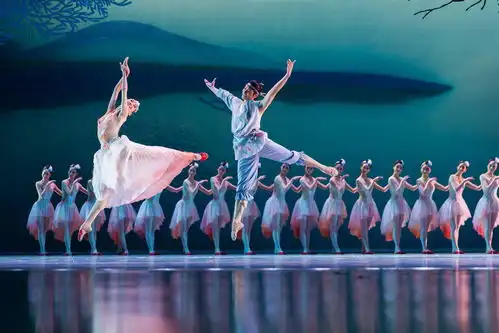 今夜,全球上演近300场的朱鹮迎来特殊首秀中外观众共同见证剧场重启生活重启
