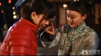 宫锁连城片花宫锁连城片场花絮曝光宫锁连城拍摄现场袁姗姗调戏化妆师
