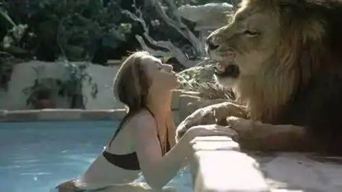 现实版的美女与野兽男子第一次去女友家,看见宠物时吓得直哆嗦