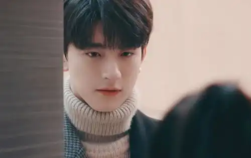 徐璐林一主演良辰美景好时光,撞衫微微一笑很倾城
