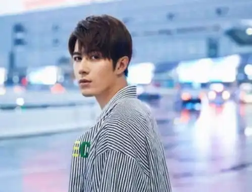 韩国出不了道,回国就爆红的5位明星,侯明昊榜上有名,他成一线大咖
