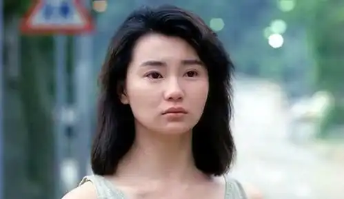 曾经的女神,黎明的暗恋对象,如今年过半百,风韵依然
