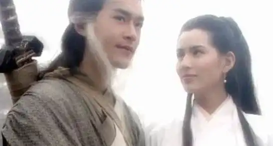 三个版本小龙女睡吊,刘亦菲太僵硬陈妍希被吐槽,只有她才是经典