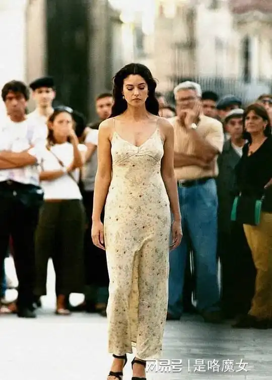 富二代族群冲突与父权挑战,主角探索身份认同之路