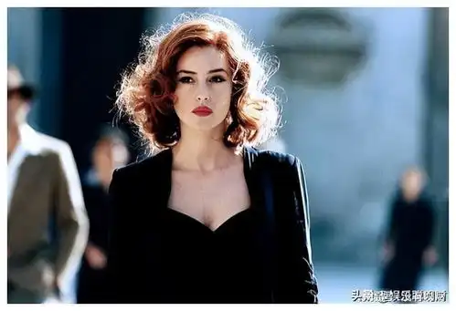 莫妮卡贝鲁奇被称为地球球花,那苏菲玛索比她差在哪里呢