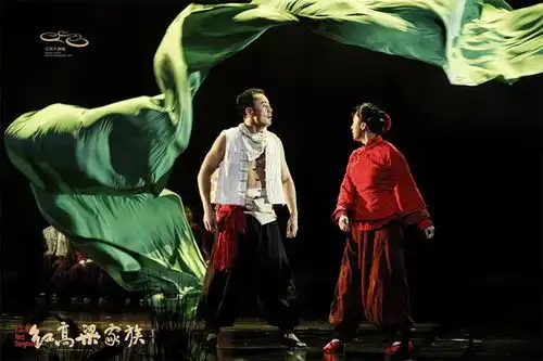 话剧红高粱家族首演,莫言被深深打动