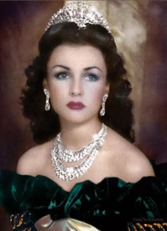 埃及公主嫁伊朗王子,5年生不出儿子被逼走,改嫁后儿女双全解气