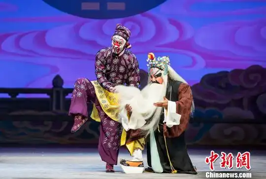 经典传统剧目大闹天宫在梅兰芳大剧院上演现场的孩子们比大人更兴奋