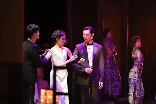 当中式旗袍邂逅西方芭蕾,在舞剧花样年华里重温老上海风情
