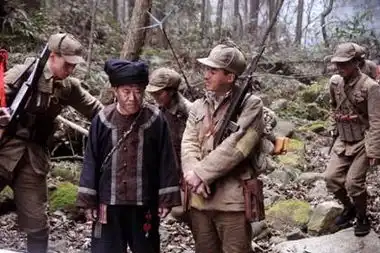拯救女兵司徒慧热拍善良土匪造型曝光
