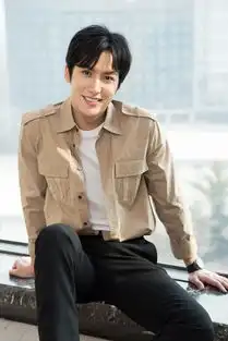 撞脸吴亦凡李敏镐,禁欲系大师兄,28岁的他终于被杨幂给捧火了