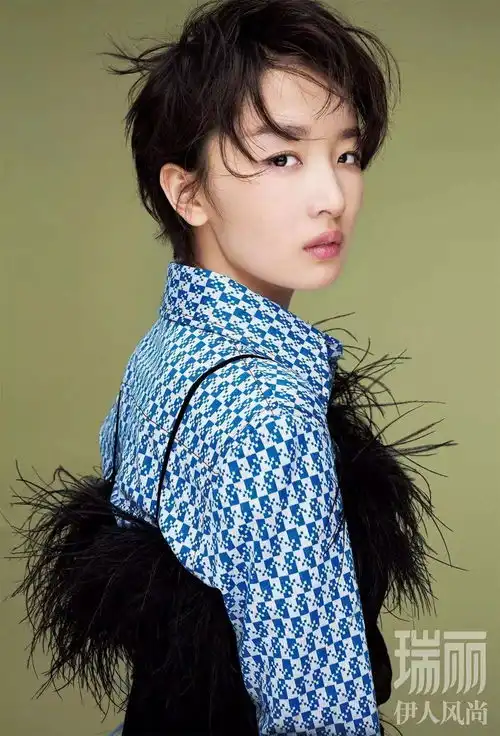 周冬雨dongyuzhou图片
