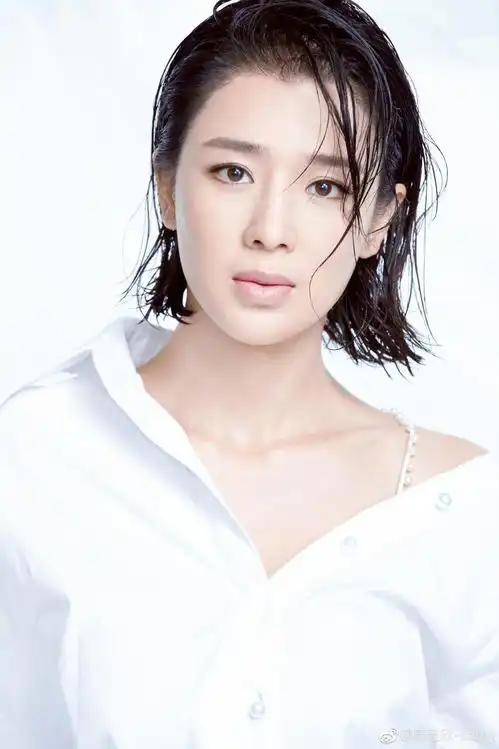 我没有当过巩俐裸替觉醒年代后周显欣专访道出真相
