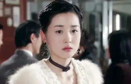 大长今李英爱出席活动,48岁气质出众,网友法令纹都美
