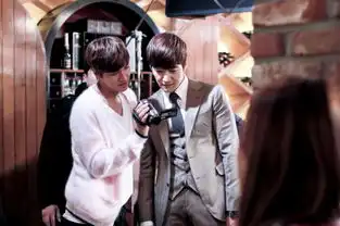 继承者们李敏镐与漂亮男人张根硕pk当帅哥遇上妖男
