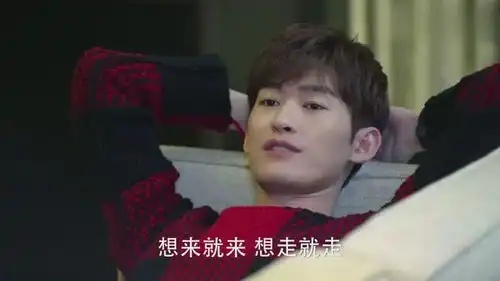 如若巴黎不快乐,阮曼君拎着鞋子想逃跑,下一秒悲哀
