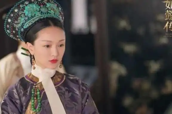 如懿传一个簪子害死纯妃母子,满宫妃嫔下跪,皇帝不回头