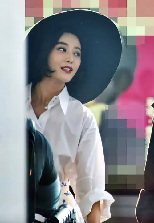 手机2片场照曝光葛优逆天长出黑发