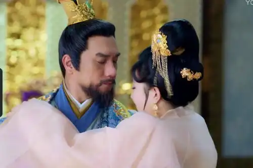 长相守花锦绣自以为是,犯了所有女人都会犯的错误,不可怜