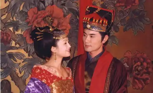 51岁古典美人陈红,老公是知名大导演,儿子颜值爆棚也是演员
