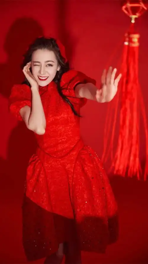 新年红色系壁纸新疆三美迪丽热巴