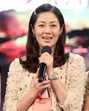 29岁毕畅近照,赵本山捧了她整整10年,儿子长相一言难尽
