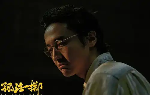 暑期档两位演员爆火,都堪比年初的张颂文
