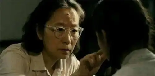 蓝羽对话奚美娟初次触电就拿最佳女主角