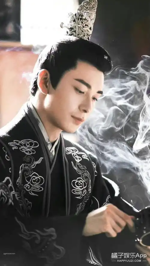 内娱帅哥合集杨洋颜霸地位无人撼动,陈伟霆军装贵气无可比拟
