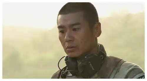 我是特种兵过去9年主角都已沦为路人,唯独小配角火的一塌糊涂