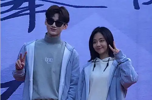 白敬亭谭松韵新剧开机,网友这是神仙组合,这颜值我羡慕了