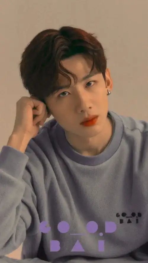 白敬亭壁纸还是那个翩翩少年
