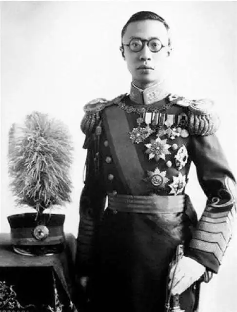 清朝末代皇帝溥仪为什么情愿呆在苏联,也不愿意回国
