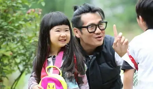 妈妈给女儿剪刘海,剪完变成狗啃样,网友全靠宝宝颜值撑着