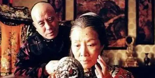太监李莲英的彩色照片一脸阴沉,满面脓包,为何还让慈禧宠爱
