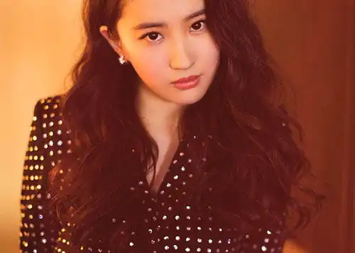 二代妖精首映刘亦菲暴力萌获好评