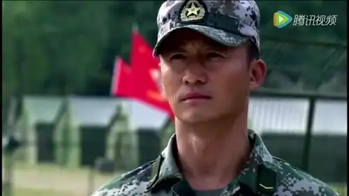 特种兵在课堂上用手语交流女教官身材,被教官发现