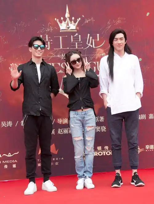 赵丽颖瘦8斤只为她特工皇妃楚乔传开机
