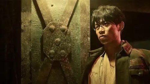 十年前的当红小鲜肉,因一场意外毁容,自愿在八佰中露出伤疤
