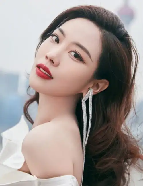 章子怡致敬ladygaga,翻拍一个明星的诞生