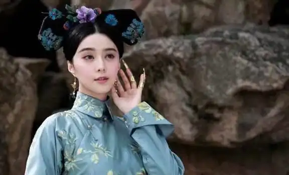 一代女皇武则天的爱恨情仇从情窦初开小姑娘到杀伐果断的女皇
